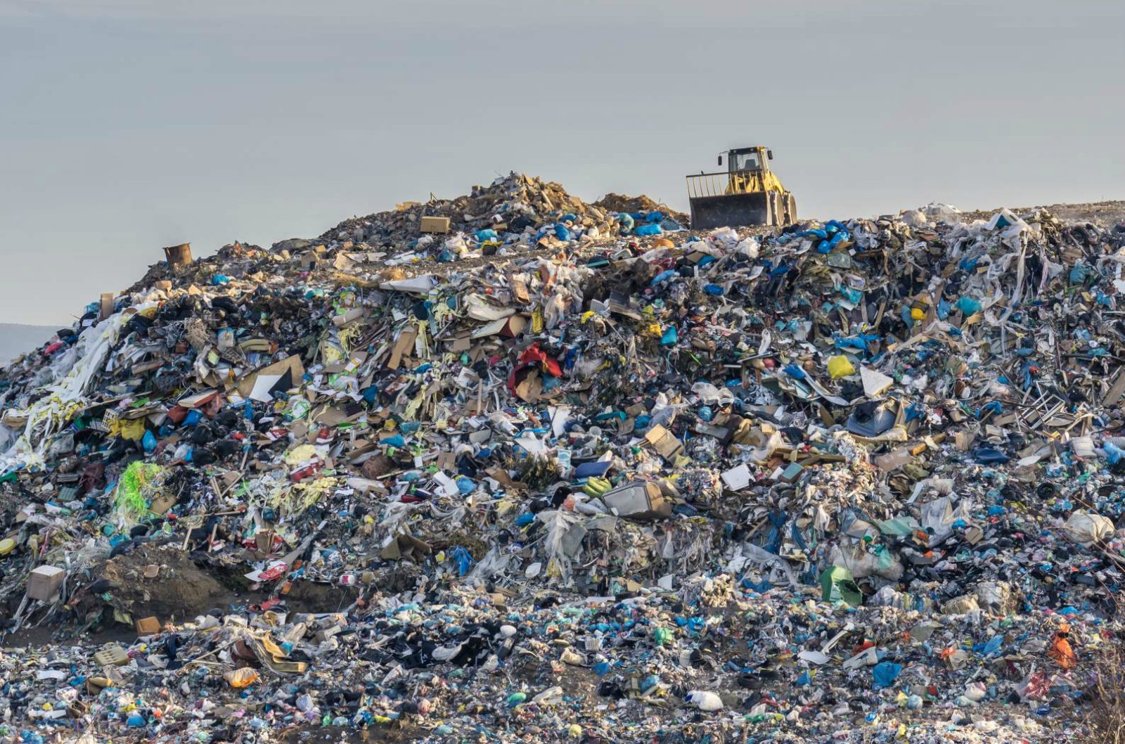Environmentally Friendly Landfill Cover Absorbs Toxic Gases